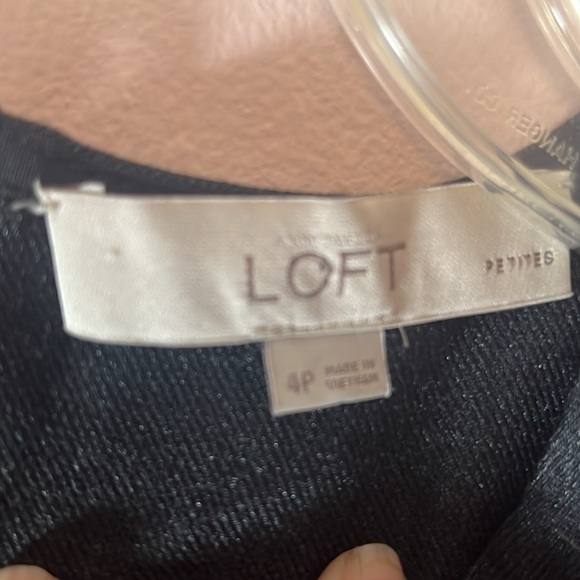 Loft dress, cap sleeves, knee lengths, side pockets back zip with spandex - Picture 4 of 7